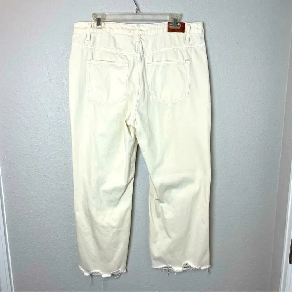 BOHME Women's Cream Distressed Cropped Jeans Size 32 - Picture 6 of 8